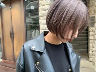 ショート カラー EMANON天神所属・Hitomi Ezakiのヘアスタイル