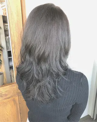 カラー ture by gladのヘアスタイル