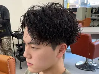 ショート カラー パーマ メンズ メンズ/パーマ/ 短髪/京都駅/井上光のヘアスタイル