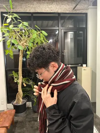 パーマ メンズ 小木曽 新大のヘアスタイル