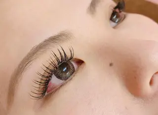 マツエク・マツパ Li'a eyelashsalon所属・Li'a【リア】 成瀬なぎ子のマツエク・マツパデザイン