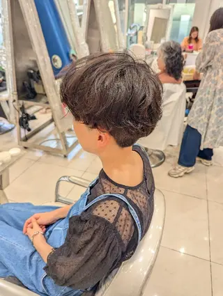ショート パーマ 艶カラー✨ 上村保幸のヘアスタイル
