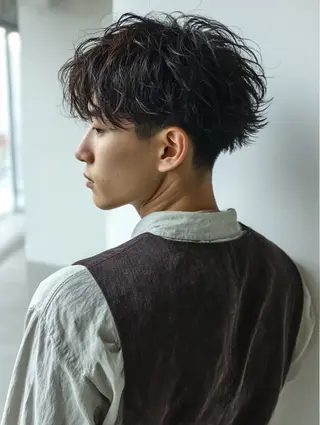 ショート パーマ メンズ 磯田 拳のヘアスタイル