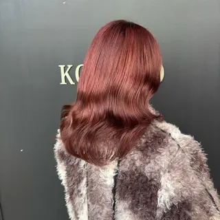 カラー しおり🍬 KOKORO🤍のヘアスタイル