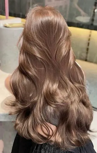 ロング カラー 花井輝 ボブ/ハイトーンのヘアスタイル