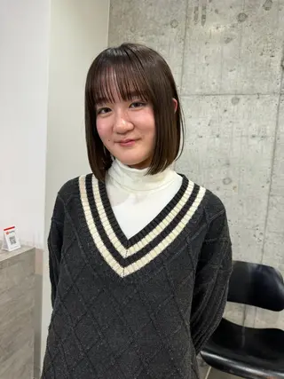 ミディアム 切りっぱなしボブ/ ブリーチカラー/大塚のヘアスタイル