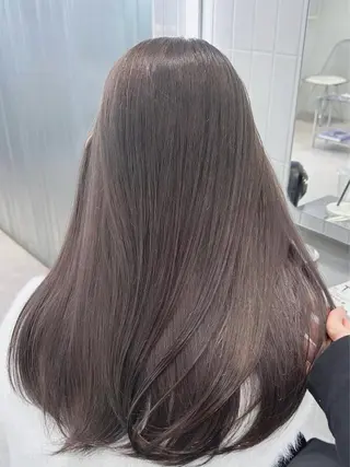 ロング カラー ⚡️ブリーチリタッチ グレー/ハイライトのヘアスタイル