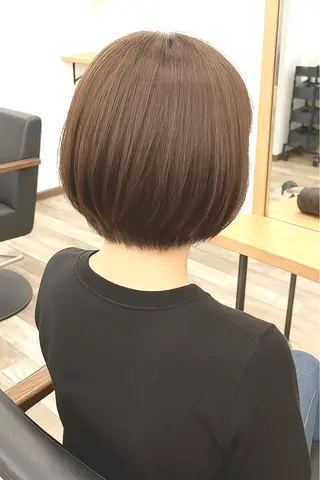 ショート 小澤 日菜のヘアスタイル