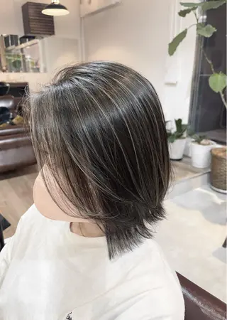 セミロング カラー i  plus＋所属・髪質改善で 憧れの潤艶美髪にのヘアスタイル