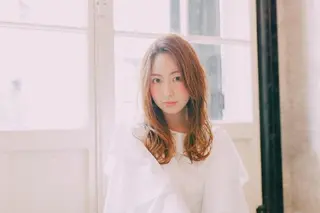 セミロング カラー パーマ 舘野 太嘉宏のヘアスタイル