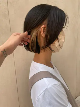 ショート ケアブリーチ/ エクステ/レイヤーのヘアスタイル