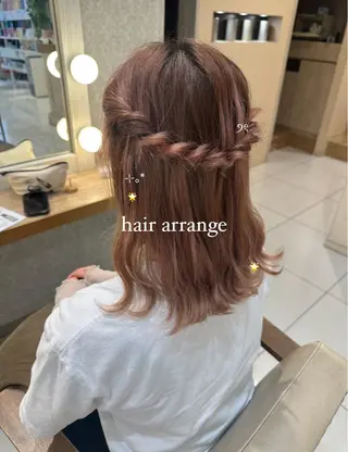 ミディアム ヘアアレンジ 暖色カラー/ブリーチ なしカラー/艶カラーのヘアスタイル