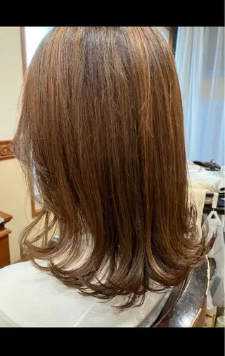 セミロング OVER  SEAオーバーシー所属・森 陽子のマツエク・マツパデザイン