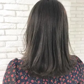 ミディアム 伊 杏のヘアスタイル