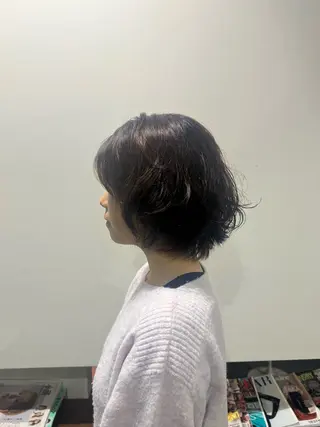 ミディアム パーマ タツキ／レイヤー／ パーマ／艶カラーのヘアスタイル