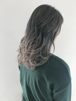 セミロング カラー 新井 広之のヘアスタイル