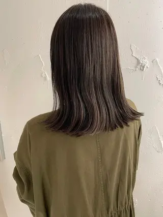 セミロング カラー ヘアアレンジ 透明感color 🥣suzunaのヘアスタイル