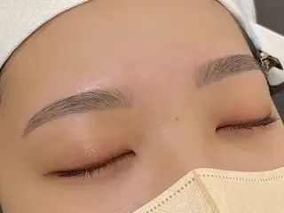 アイブロウ まつ毛と眉毛の専門店　オクターブ福岡店所属・浦辺 ひろみのマツエク・マツパデザイン