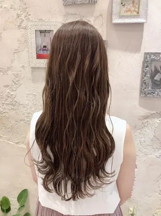 セミロング 代表山口ひな 髪質改善のプロのヘアスタイル