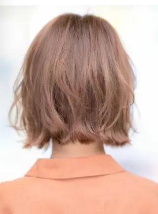 ミディアム カラー 大和田 朱美のヘアスタイル