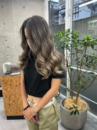 ロング カラー 艶髪✨ブリーチ職人 井手正康のヘアスタイル