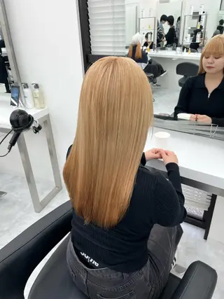 セミロング カラー 艶髪ハイトーン🫧 Kurehaのヘアスタイル