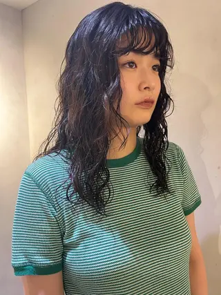 ロング パーマ ヘアアレンジ pu+on. nailworks所属・fuyumi / ニュアンスネイルのネイルデザイン