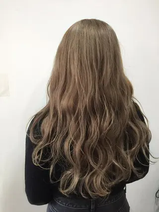 ロング カラー 白髪女性専門店竹内 涼乃のヘアスタイル