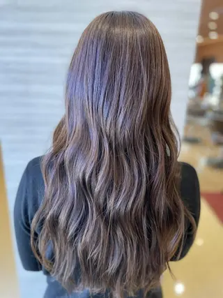 ロング カラー 中間 知佳子のヘアスタイル