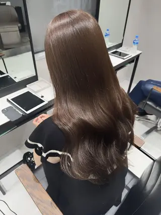 カラー 艶カラー・アイブロウ /momo🍑のヘアスタイル