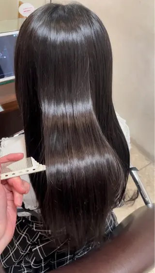 ロング 佐藤 由依/透明感カラーのヘアスタイル