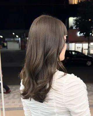 セミロング meak所属・韓国レイヤー RYOTAのヘアスタイル