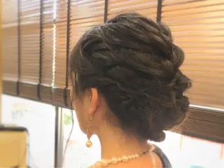 ミディアム ヘアアレンジ ツイスパ・波巻き 🩵片平和香奈のヘアスタイル