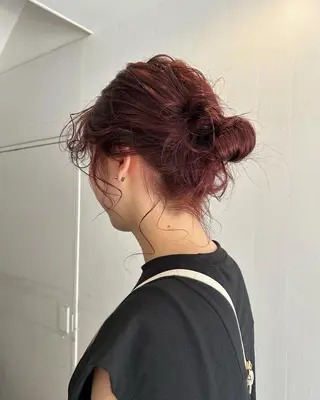 セミロング hen所属・心斎橋/レイヤー/ ブリーチ/モエのヘアスタイル