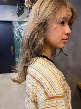 セミロング カラー ミヨシマユ✨ チーフ就任記念🌈のヘアスタイル