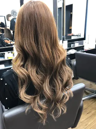 ロング カラー alpha. カラーエクステ下妻のヘアスタイル
