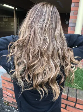 ロング カラー レイヤーカット匠 イソザキノリユキのヘアスタイル