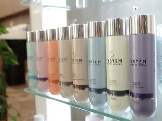 カラー 市毛 結菜のヘアスタイル