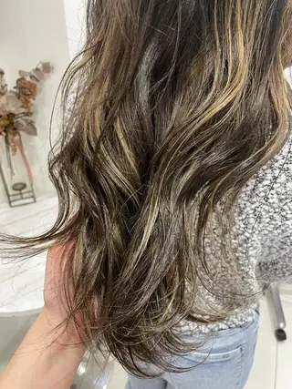 ロング AUBE HAIR tenjin【オーブヘアーテンジン】所属・nene .のヘアスタイル