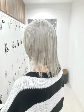 ミディアム カラー Re:st所属・Miyavi/カラー ショートボブのヘアスタイル