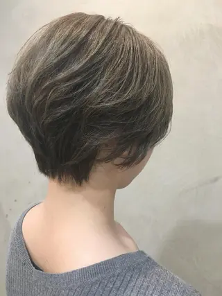 ショート カラー 🩷🍭中津・梅田 エリア🍬💜のヘアスタイル