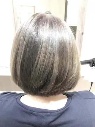 カラー 嶋村夏実🌼レイヤー 🌸白髪ぼかしのヘアスタイル