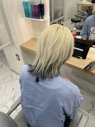 ショート メンズ youres hair 新宿3丁目店所属・🍫ハイトーン✖︎ 縮毛矯正🍫柴田のヘアスタイル
