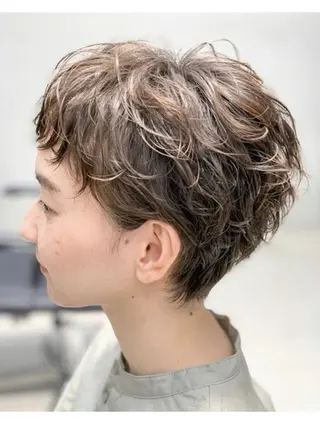 ショート 村中 逸紀のヘアスタイル