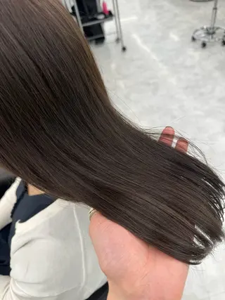 セミロング カラー ヘアアレンジ ☁️縮毛矯正✖️ 赤み消し☁️りくのヘアスタイル