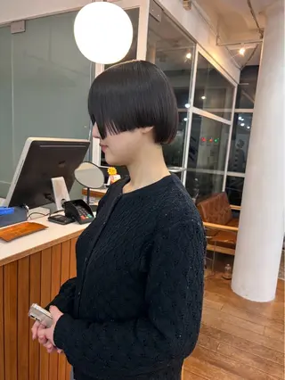 ショート VISION   aoyama所属・かがやしづ ⭐️ブリーチカラーのヘアスタイル