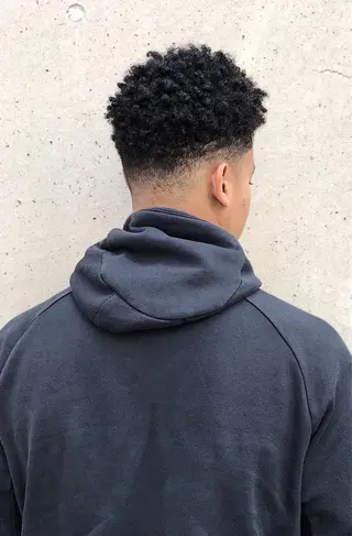 ショート THE AWESUM所属・メンズスタイル強化中 TONNY(トニー)のヘアスタイル