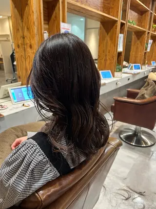 セミロング adorable 樋口円のヘアスタイル