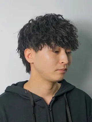 ミディアム パーマ メンズ 寺本 竜也のヘアスタイル