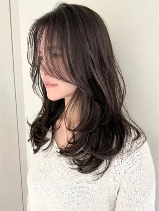ミディアム 市毛 結菜のヘアスタイル